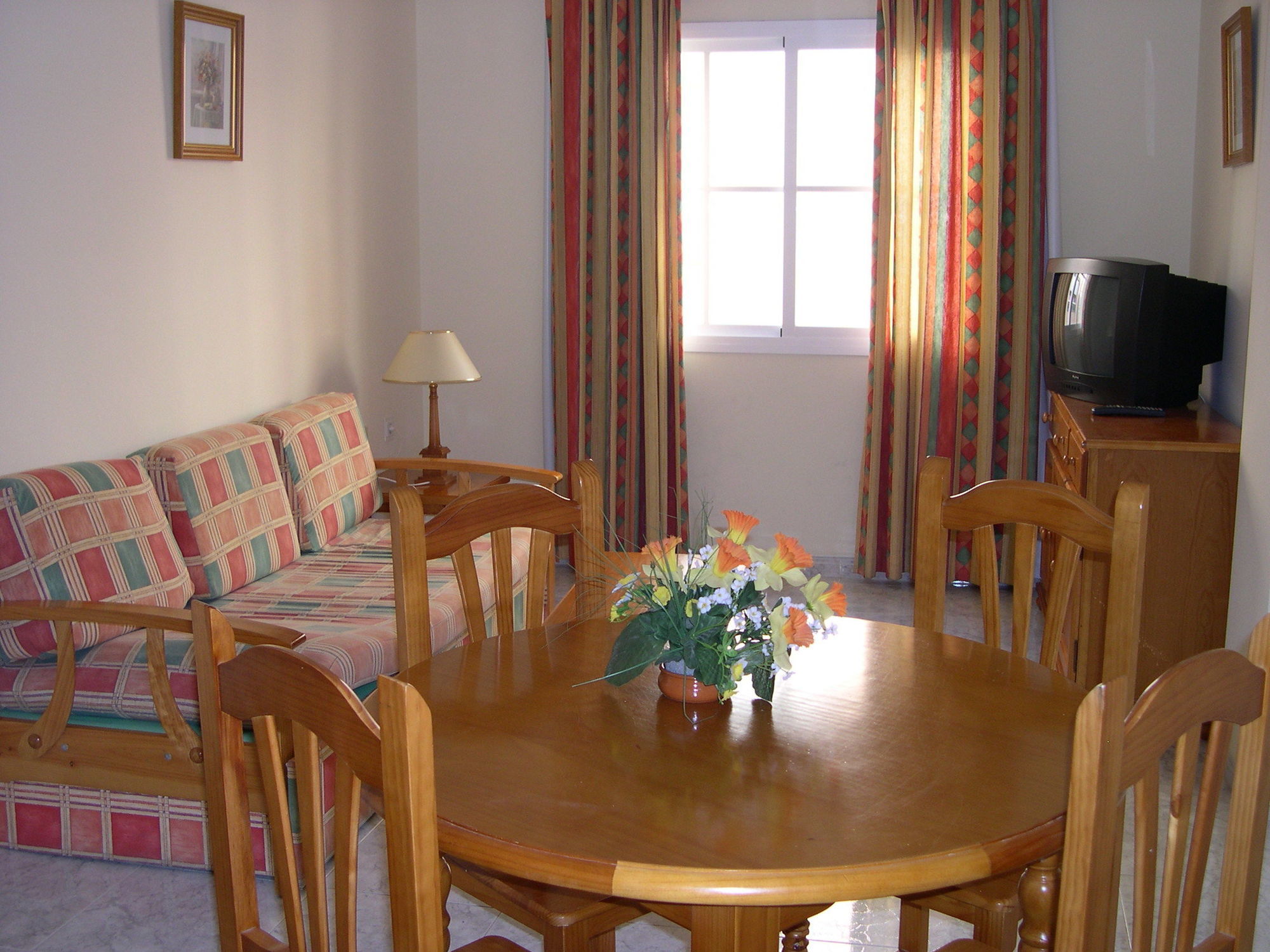 Apartamentos Nerja Medina Canovas エクステリア 写真