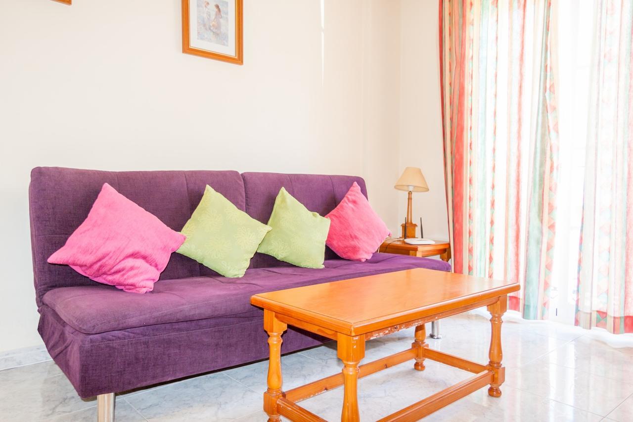 Apartamentos Nerja Medina Canovas エクステリア 写真